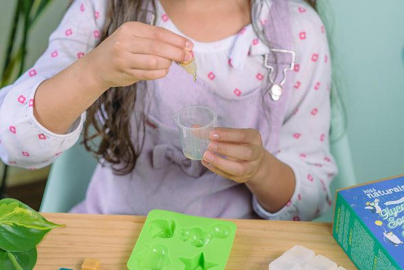 Kit de savon à la glycérine DIY Kiss Naturals pour enfants
